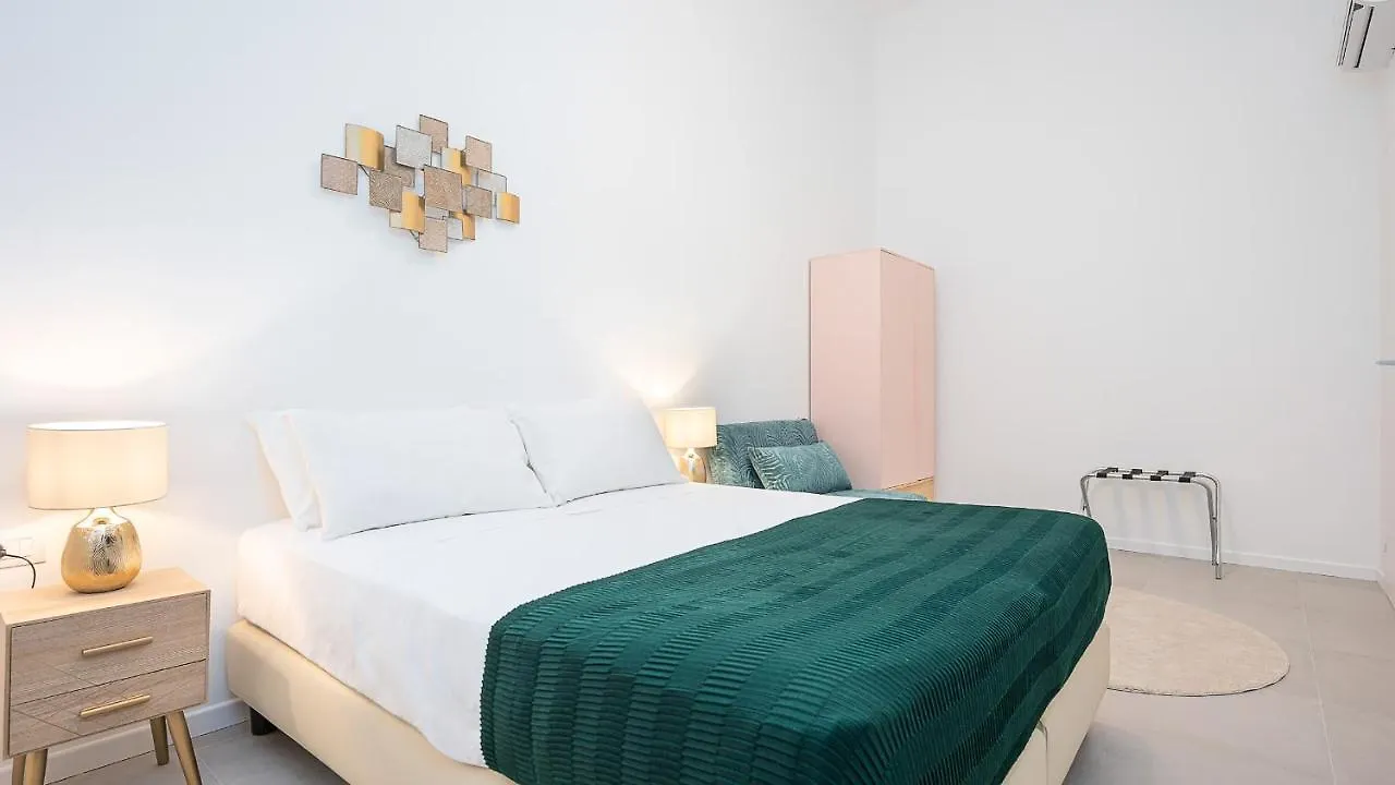 Classbnb - Due Moderni Appartamenti A 1Km Dall'Arco Della Pace Milan 0*,  Italy