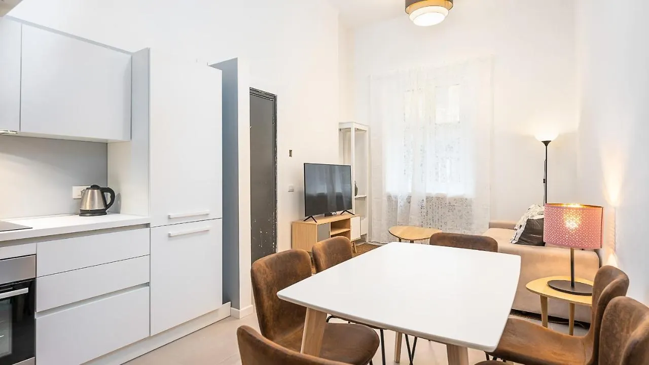 Classbnb - Due Moderni Appartamenti A 1Km Dall'Arco Della Pace Milan Italy