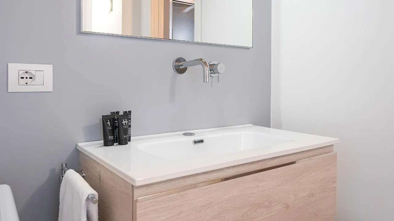 Apartment Classbnb - Due Moderni Appartamenti A 1Km Dall'Arco Della Pace Milan Italy